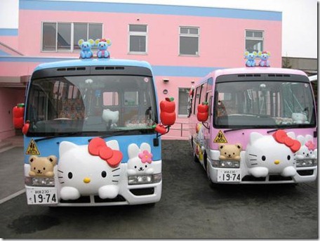 Hello Kitty bus - Copy